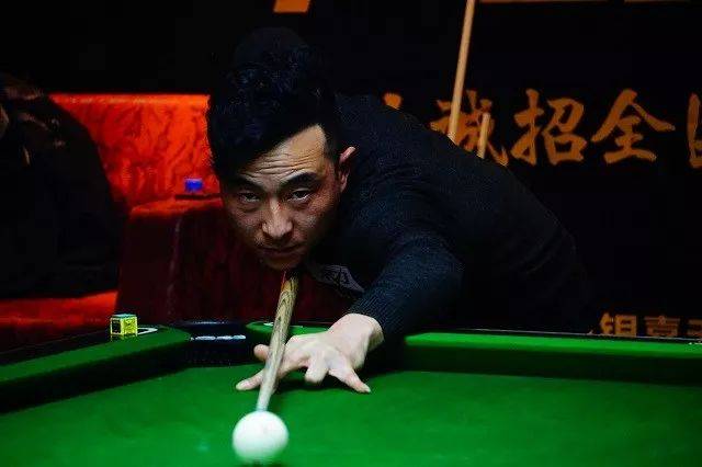 他尤其强调 他尤其强调