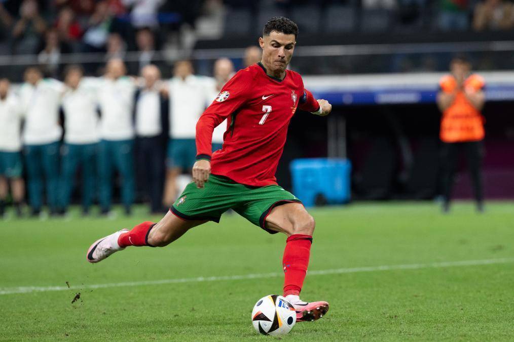 并不只在W 并不只在W